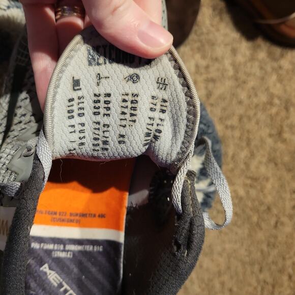 Athletic_Shoes